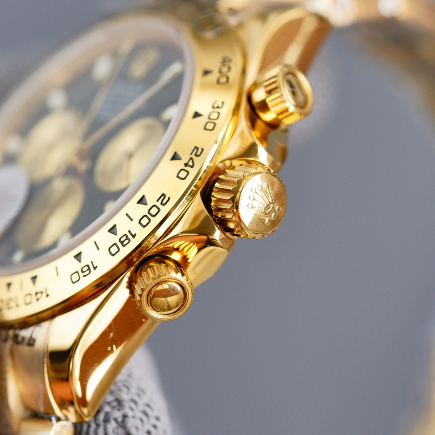 ROLEX Cosmograph Daytona 116508 Gold