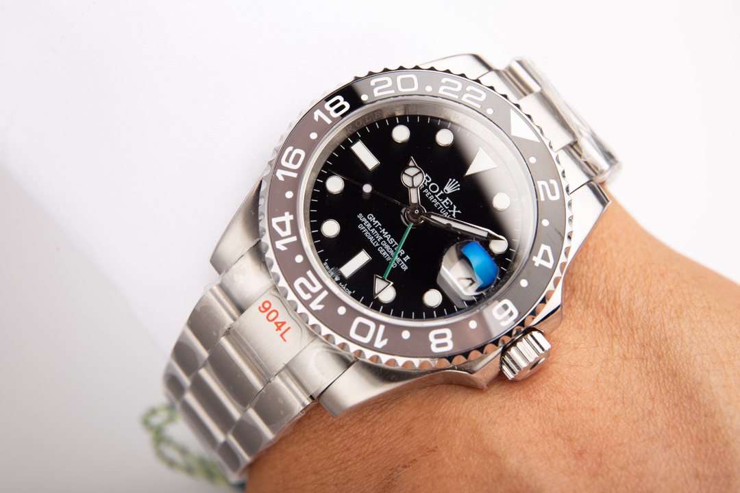 Rolex GMT-MASTER II 116710