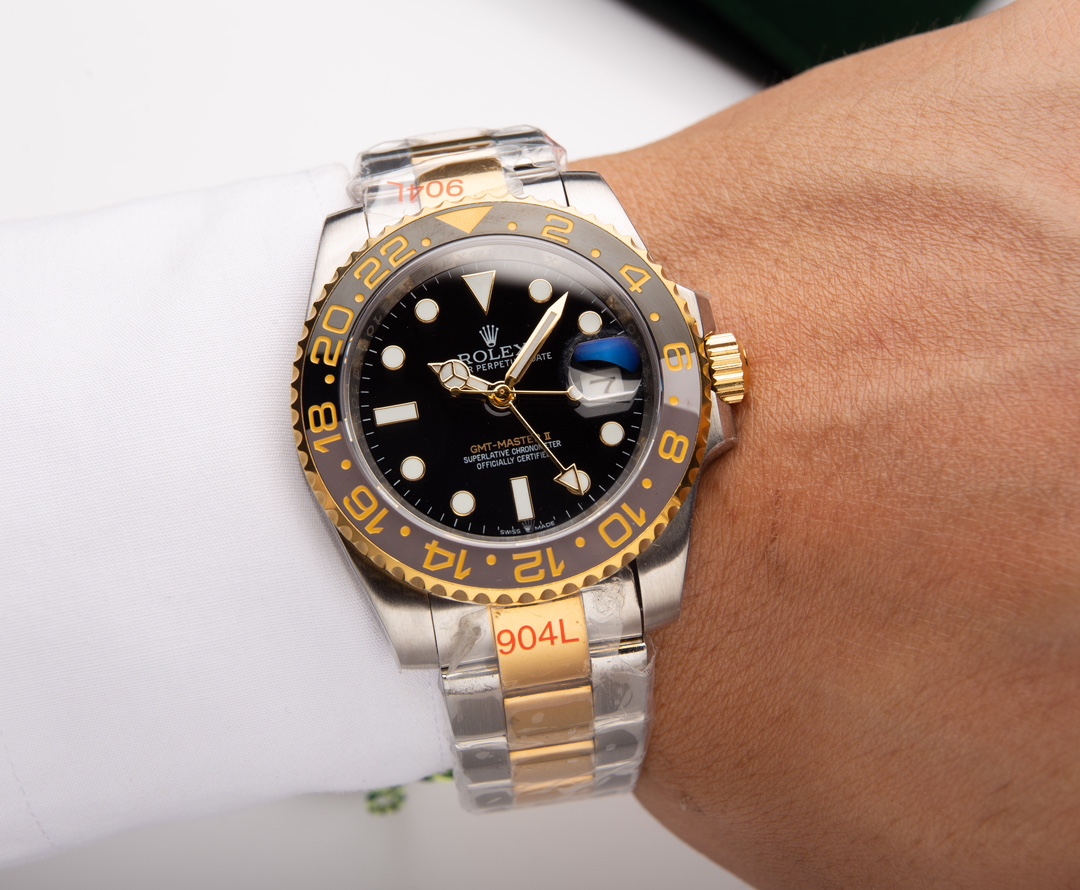 Rolex GMT-MASTER II 116713LN-0001