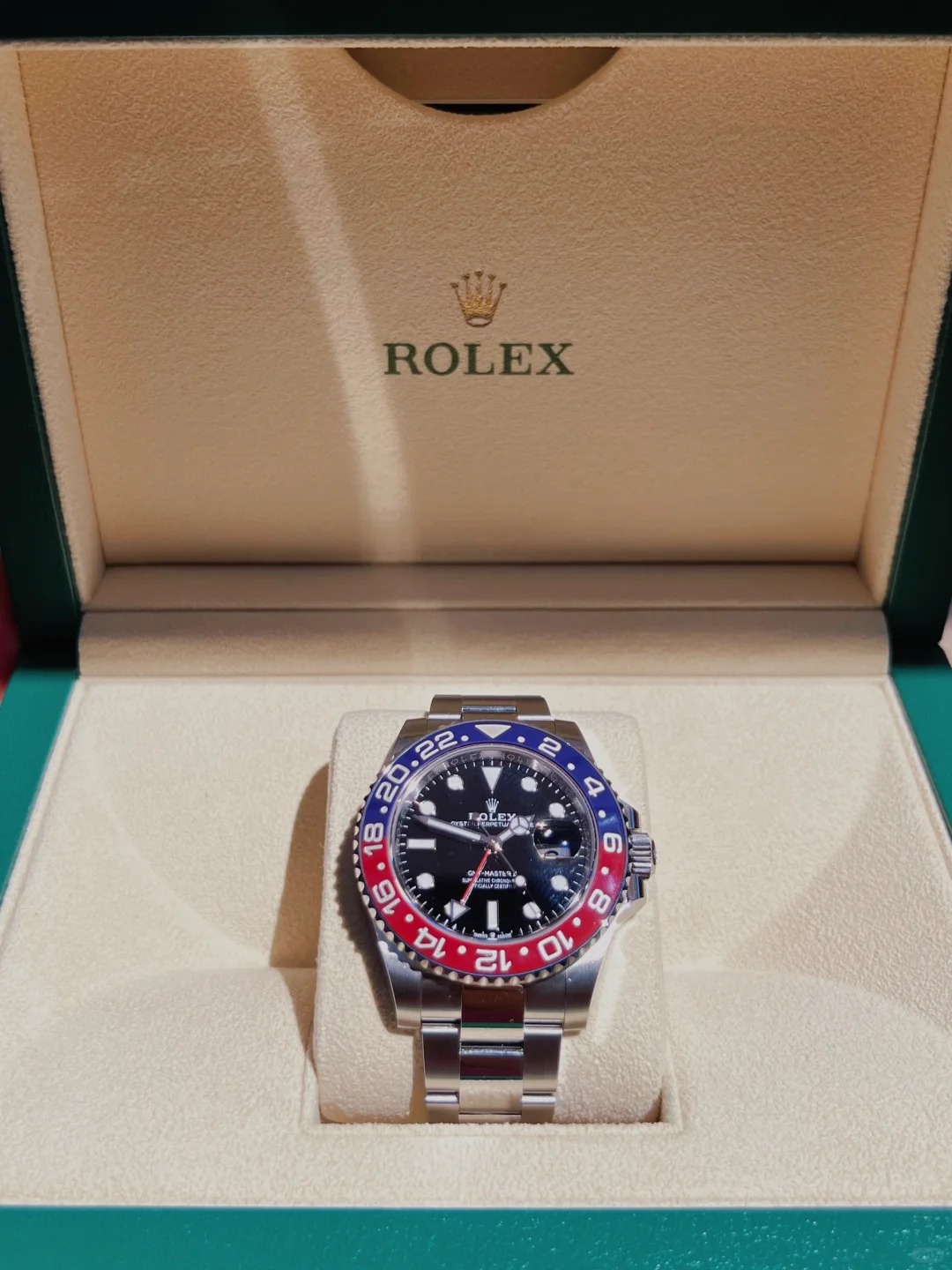 Rolex GMT-MASTER II "Pepsi" 126710BLRO