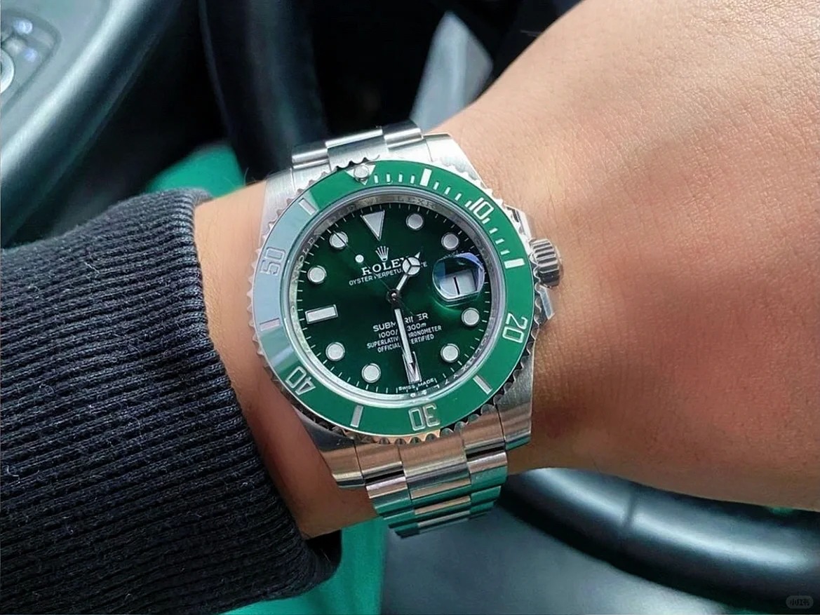 Rolex Submariner "Hulk" 116610LV